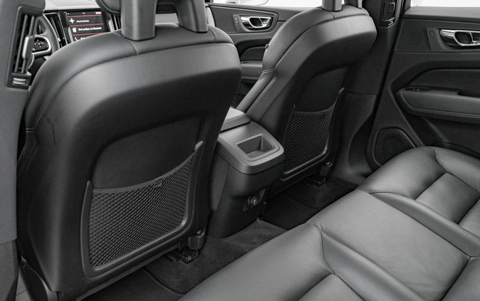 Volvo XC 60 cena 119850 przebieg: 210829, rok produkcji 2018 z Brzesko małe 742
